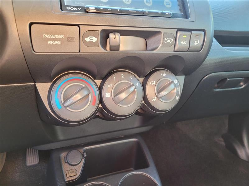 Honda Fit Sport 5-Speed MT 2008
