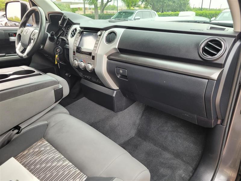 Toyota Tundra SR5 5.7L V8 Double Cab 2WD 2020