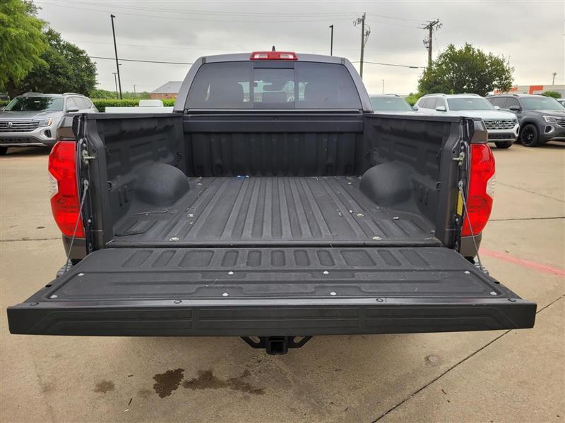 Toyota Tundra SR5 5.7L V8 Double Cab 2WD 2020