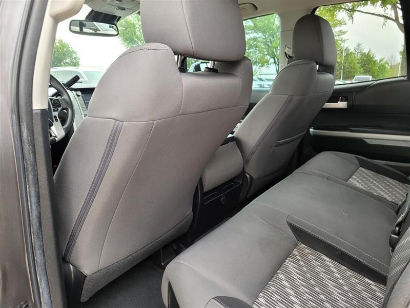 Toyota Tundra SR5 5.7L V8 Double Cab 2WD 2020