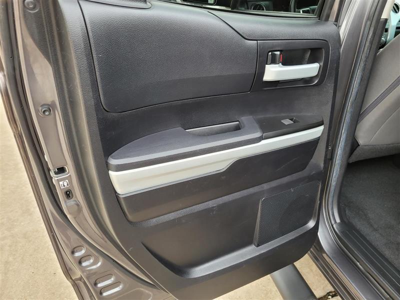 Toyota Tundra SR5 5.7L V8 Double Cab 2WD 2020
