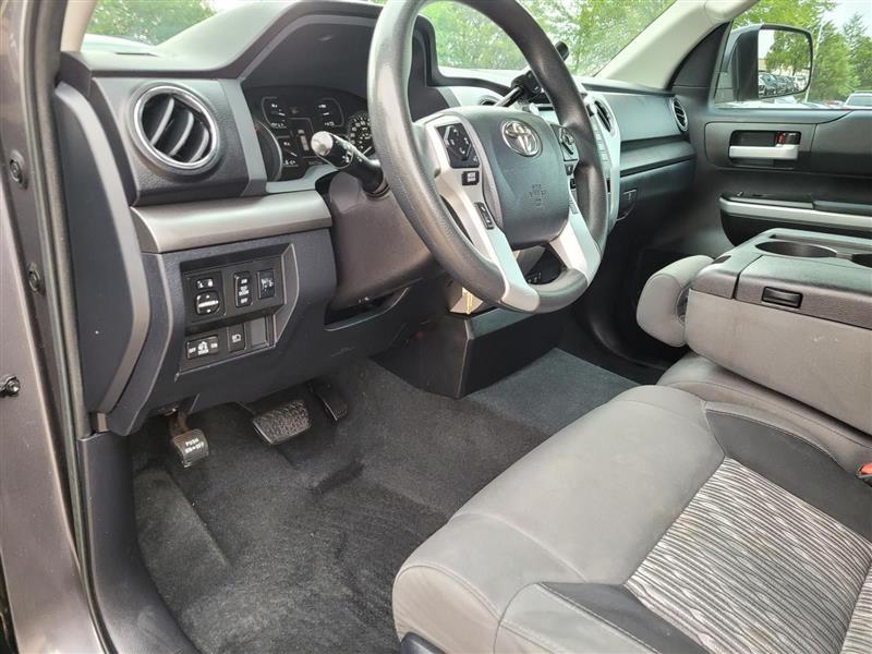 Toyota Tundra SR5 5.7L V8 Double Cab 2WD 2020