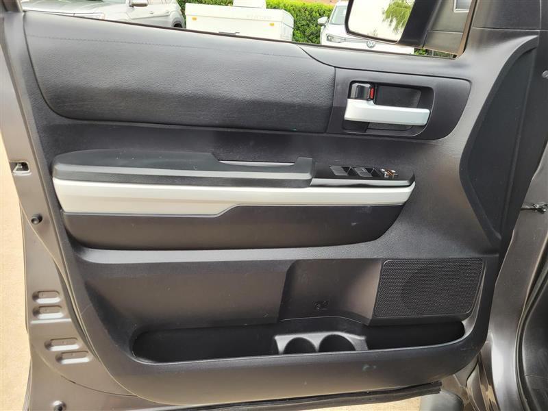 Toyota Tundra SR5 5.7L V8 Double Cab 2WD 2020