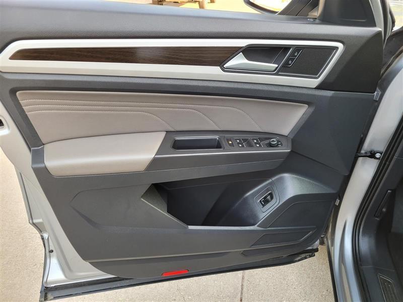 Volkswagen Atlas V6 SE w/Technology 2022