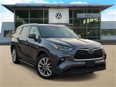 2023 Toyota Highlander Hybrid 