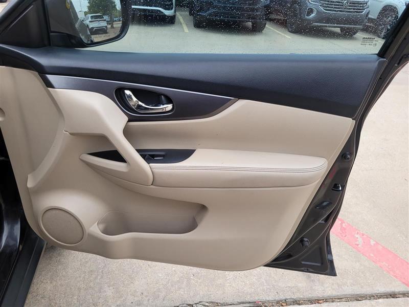 Nissan Rogue SV 2WD 2016