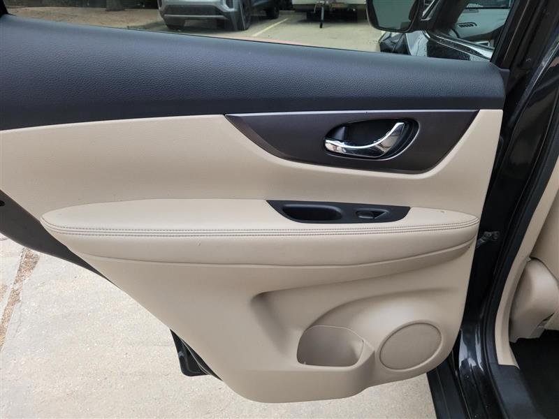 Nissan Rogue SV 2WD 2016