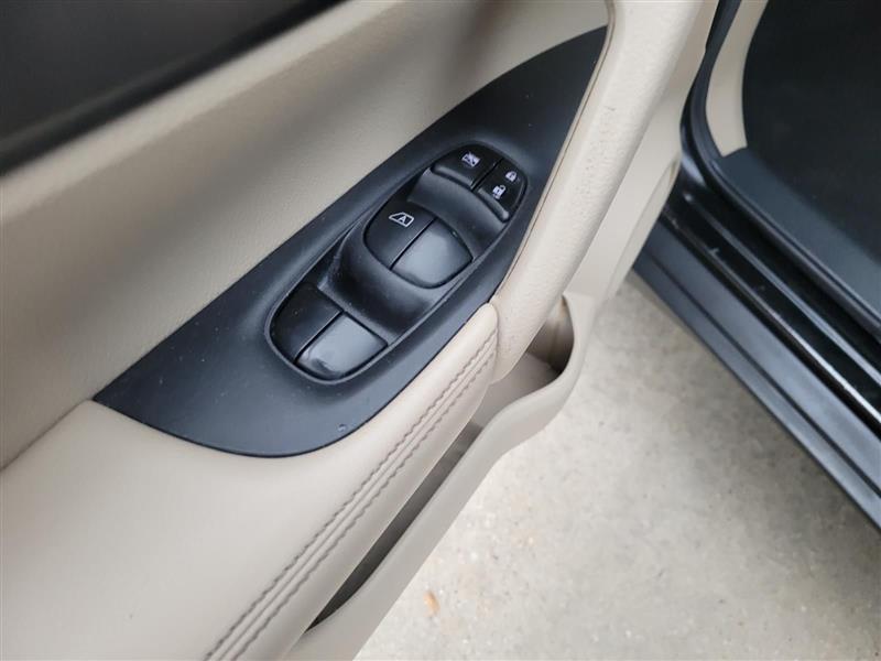 Nissan Rogue SV 2WD 2016