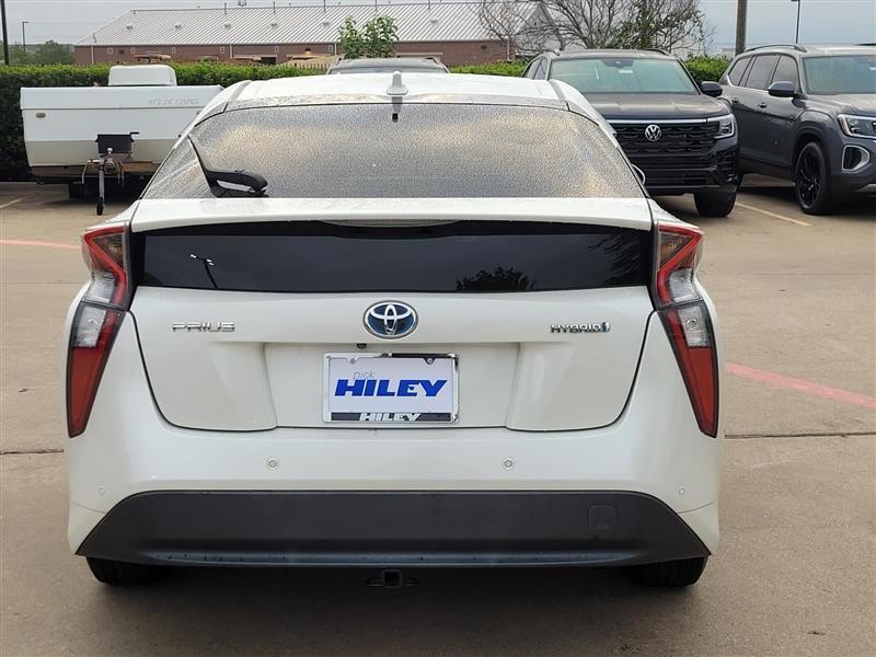 Toyota Prius Two Eco 2016