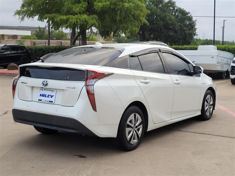 Toyota Prius Two Eco 2016