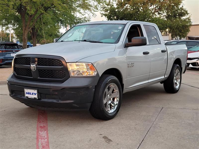 RAM 1500 Tradesman Crew Cab SWB 2WD 2015