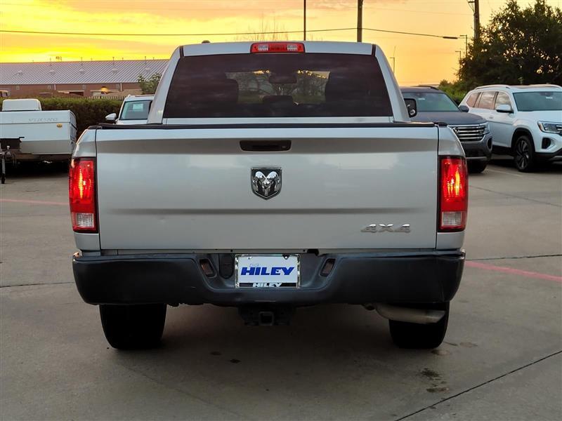 RAM 1500 Tradesman Crew Cab SWB 2WD 2015