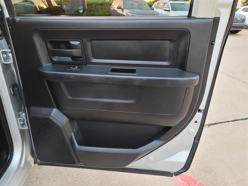 RAM 1500 Tradesman Crew Cab SWB 2WD 2015