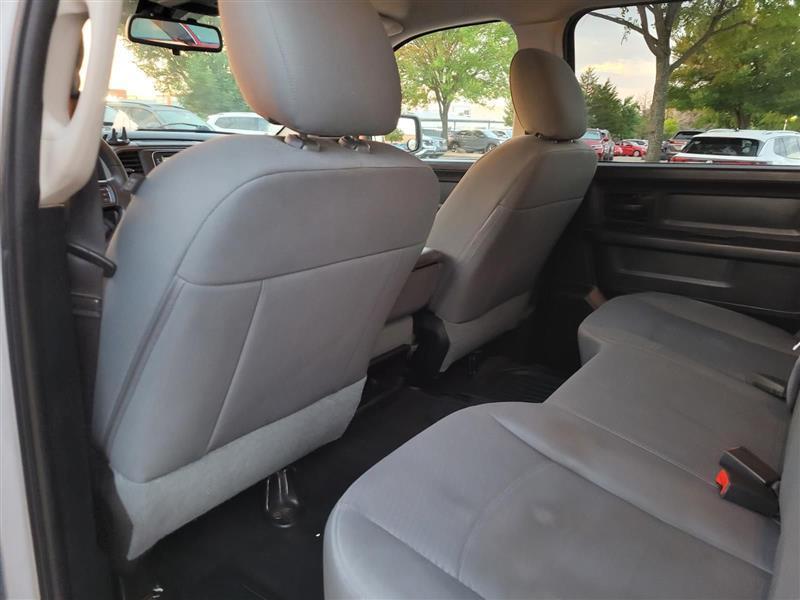 RAM 1500 Tradesman Crew Cab SWB 2WD 2015