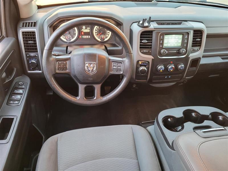 RAM 1500 Tradesman Crew Cab SWB 2WD 2015