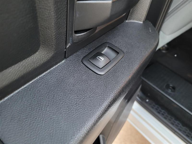 RAM 1500 Tradesman Crew Cab SWB 2WD 2015