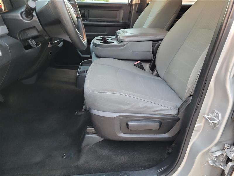 RAM 1500 Tradesman Crew Cab SWB 2WD 2015