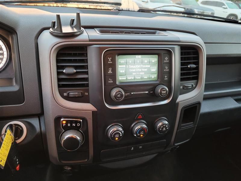 RAM 1500 Tradesman Crew Cab SWB 2WD 2015