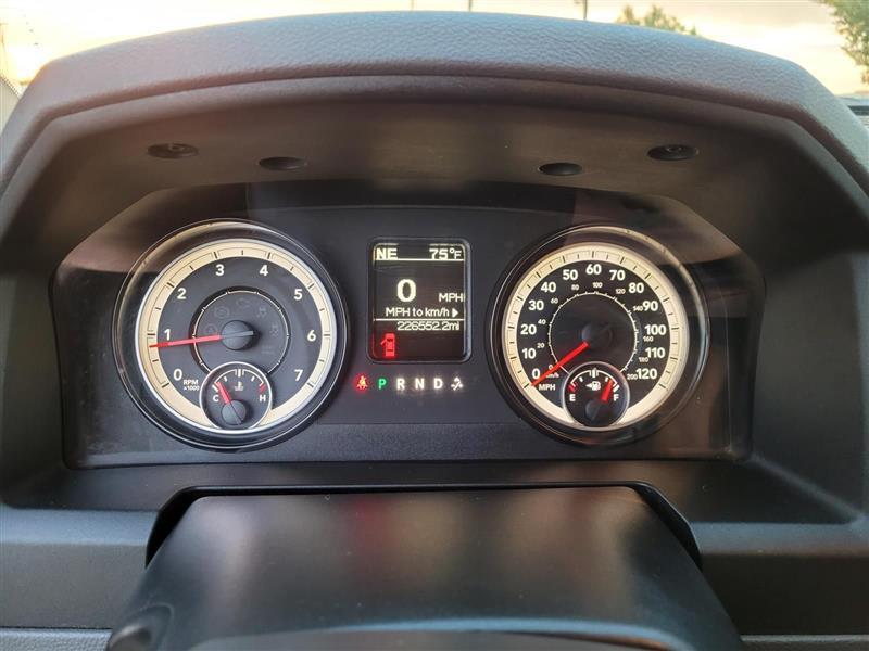 RAM 1500 Tradesman Crew Cab SWB 2WD 2015