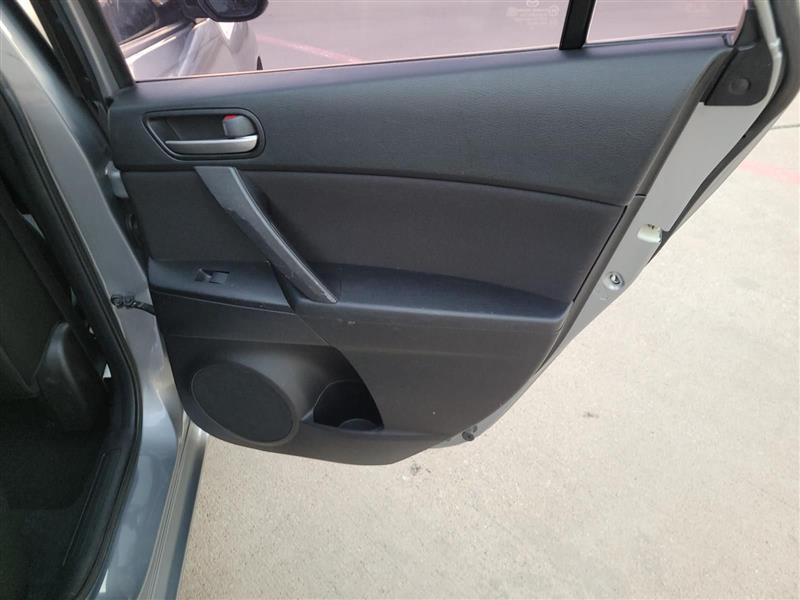 Mazda MAZDA3 i Touring AT 5-Door 2013