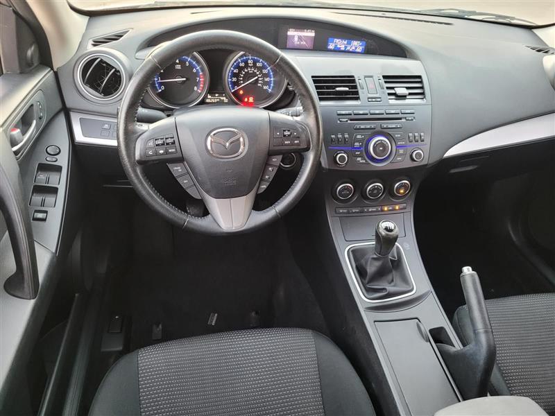 Mazda MAZDA3 i Touring AT 5-Door 2013