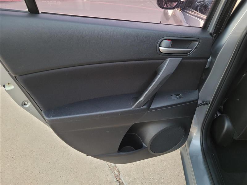 Mazda MAZDA3 i Touring AT 5-Door 2013