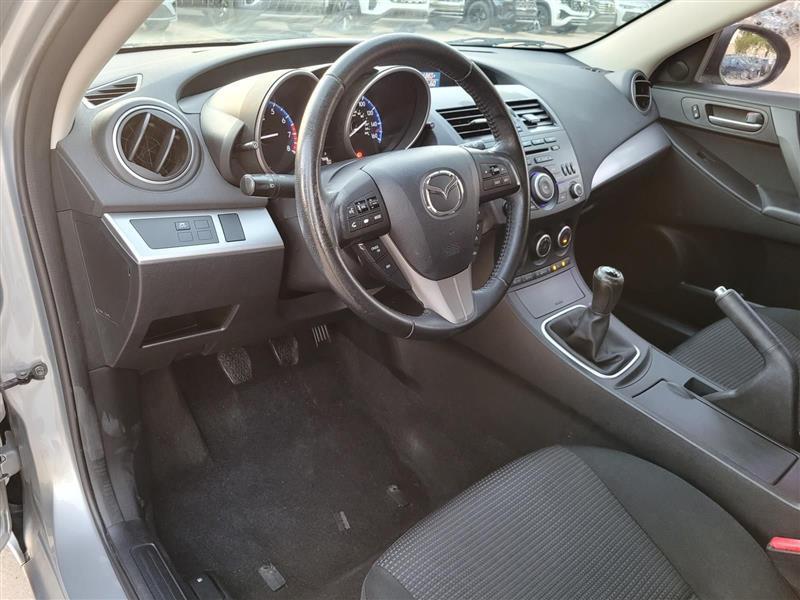 Mazda MAZDA3 i Touring AT 5-Door 2013