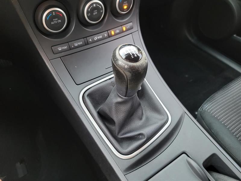 Mazda MAZDA3 i Touring AT 5-Door 2013