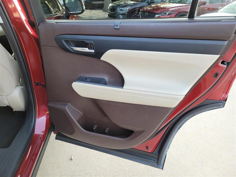 Toyota Highlander XLE FWD V6 2020