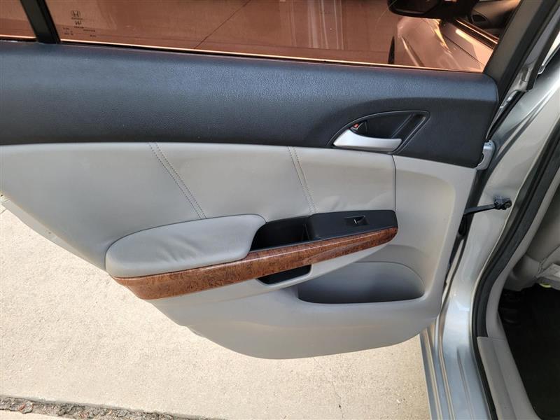 Honda Accord EX-L V6 Sedan AT 2012