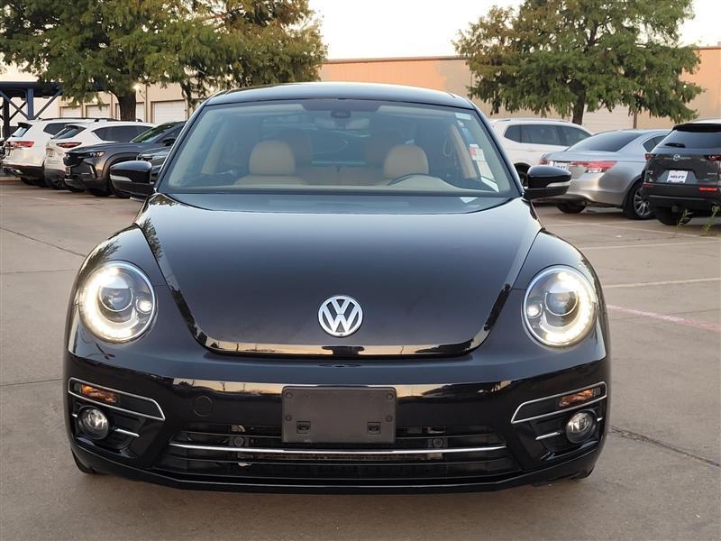 Volkswagen Beetle 2.0T SE 2018