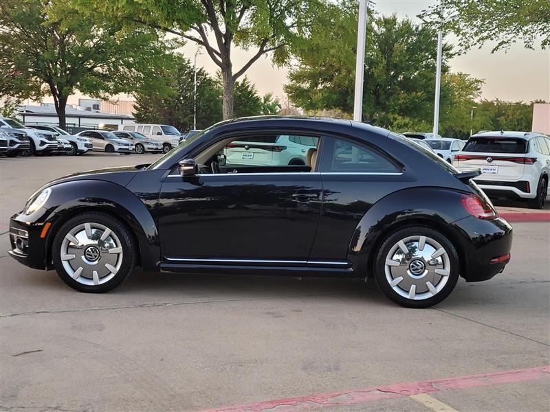 Volkswagen Beetle 2.0T SE 2018