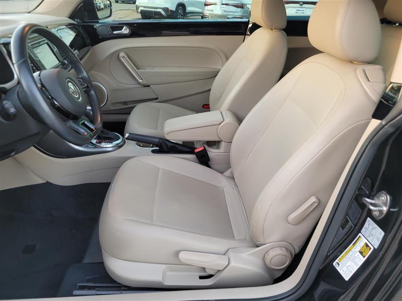 Volkswagen Beetle 2.0T SE 2018