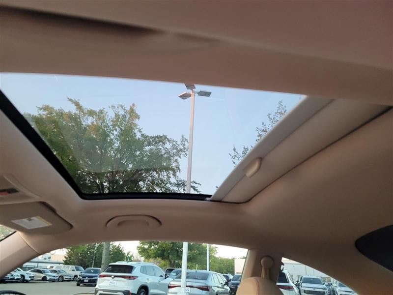 Volkswagen Beetle 2.0T SE 2018