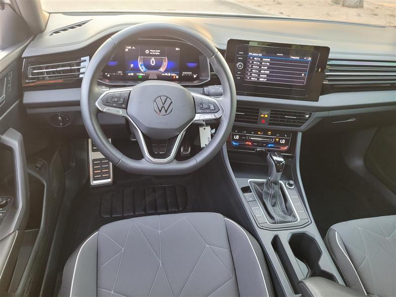 Volkswagen Jetta Sport 2025