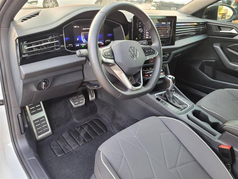 Volkswagen Jetta Sport 2025