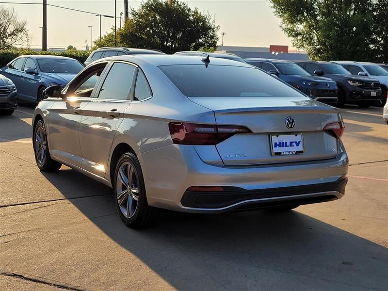 Volkswagen Jetta SE 2024