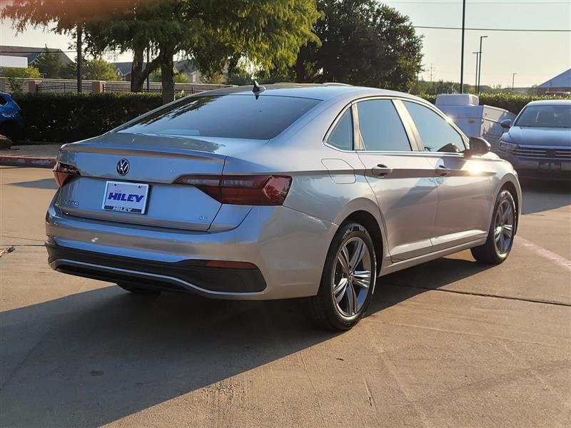 Volkswagen Jetta SE 2024