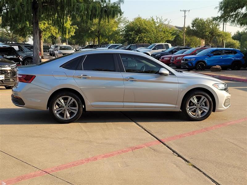 Volkswagen Jetta SE 2024