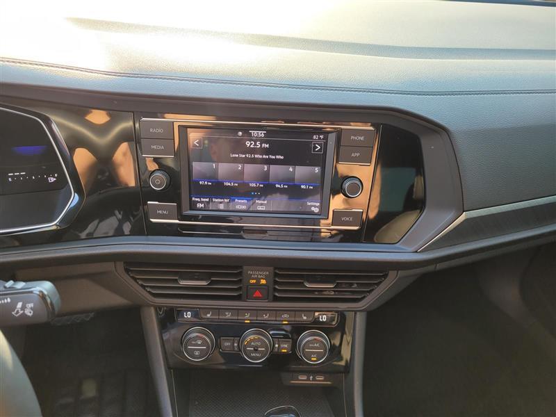 Volkswagen Jetta SE 2024