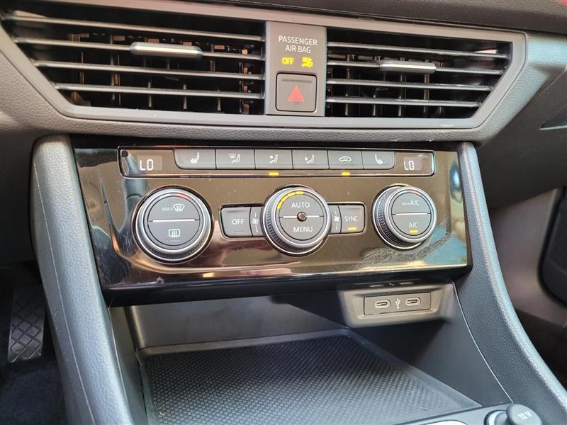 Volkswagen Jetta SE 2024