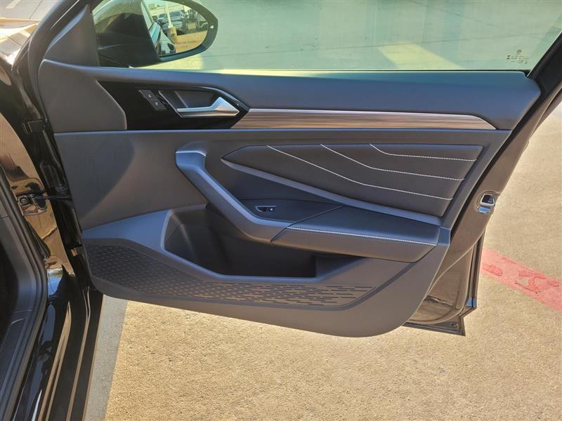 Volkswagen Jetta SEL 2024