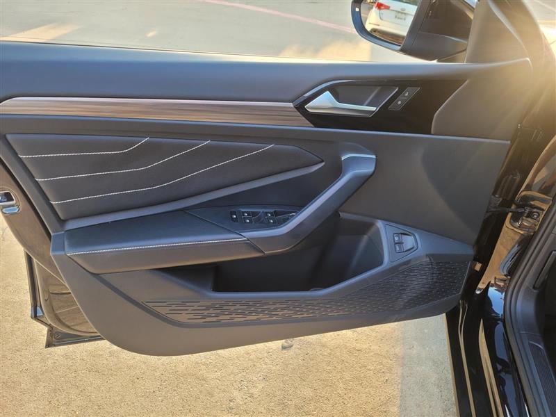 Volkswagen Jetta SEL 2024