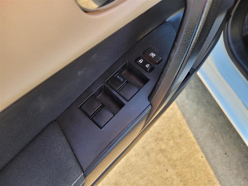Toyota Corolla LE CVT 2016