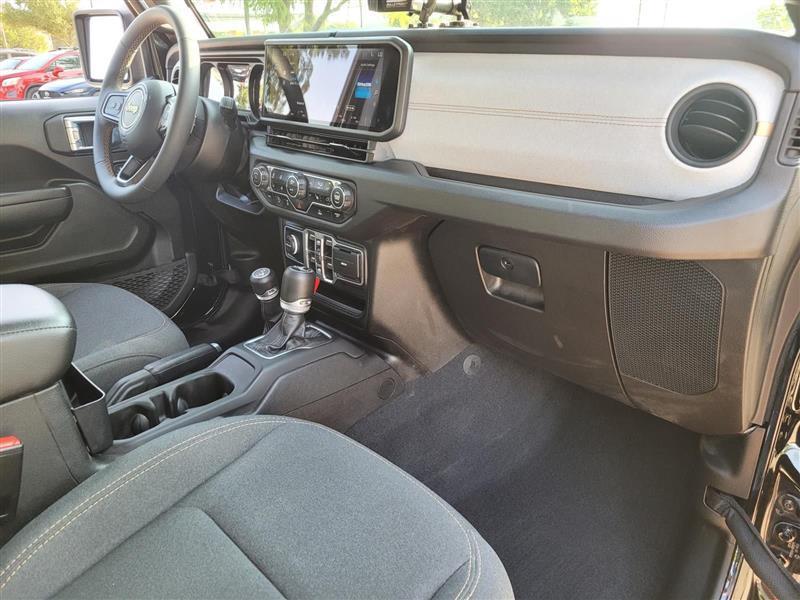 Jeep Wrangler Sport 2024