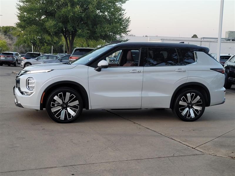 Mitsubishi Outlander SEL 2025