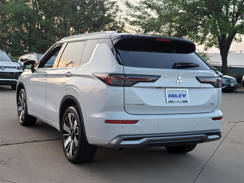Mitsubishi Outlander SEL 2025