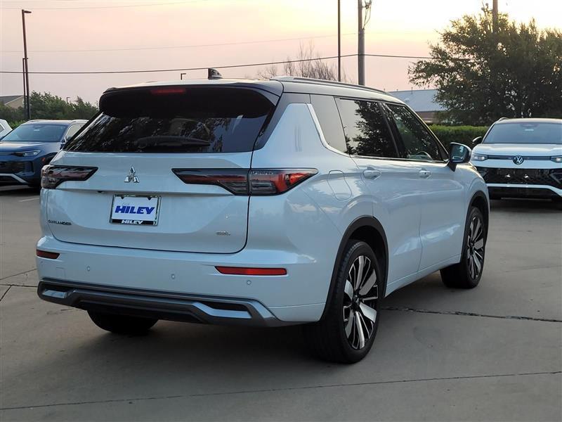 Mitsubishi Outlander SEL 2025