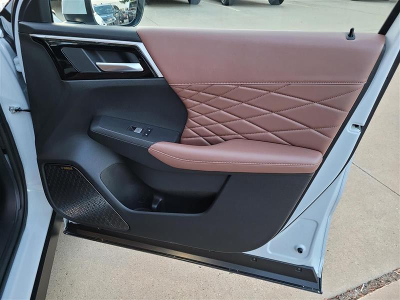 Mitsubishi Outlander SEL 2025