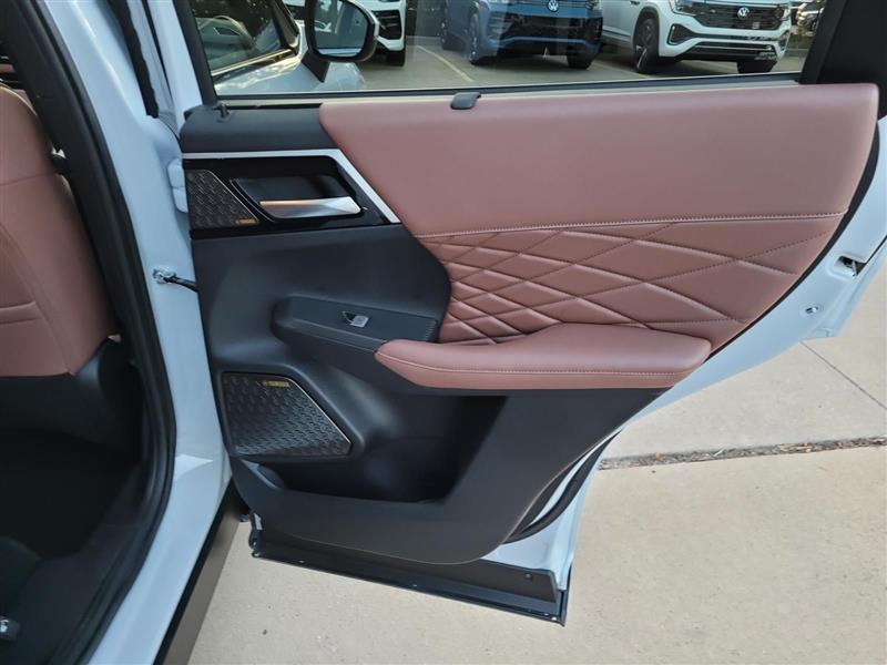 Mitsubishi Outlander SEL 2025